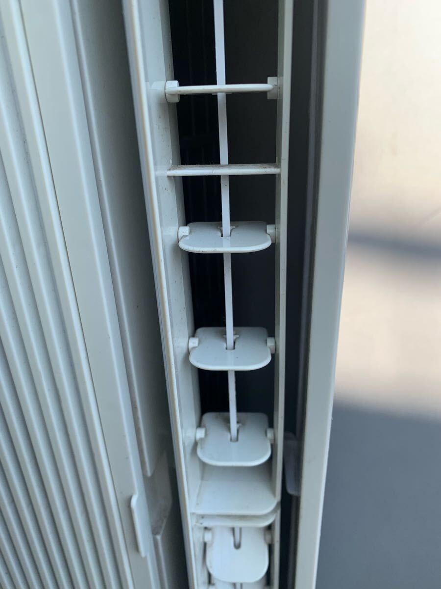 中古 コロナCORONA　窓用ルームエアコン　冷暖兼用　CWH-A1814 2014年式　取付枠有 リモコンありません