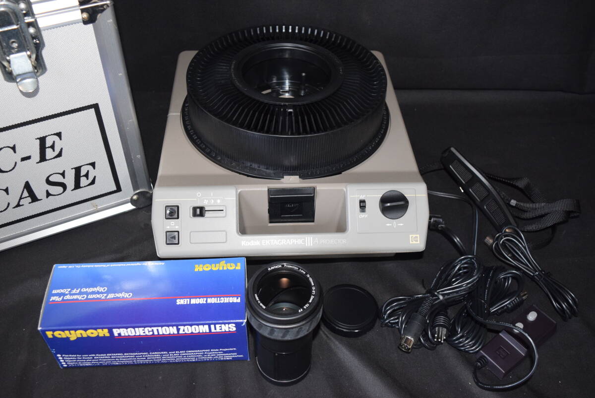 通電確認済 Kodak スライド プロジェクター Ektagraphic III A 通電確認済 Kodak スライド プロジェクター Ektagraphic III A