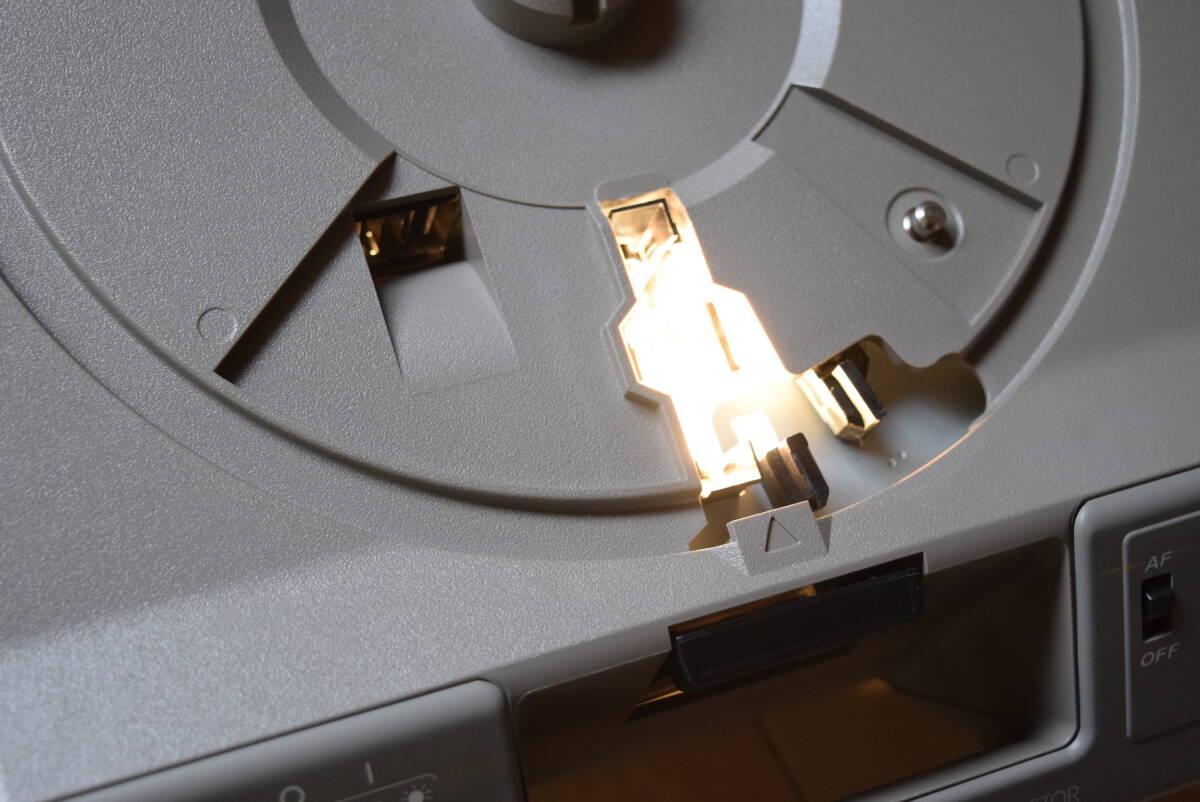 通電確認済 Kodak スライド プロジェクター Ektagraphic III A 通電確認済 Kodak スライド プロジェクター Ektagraphic III A