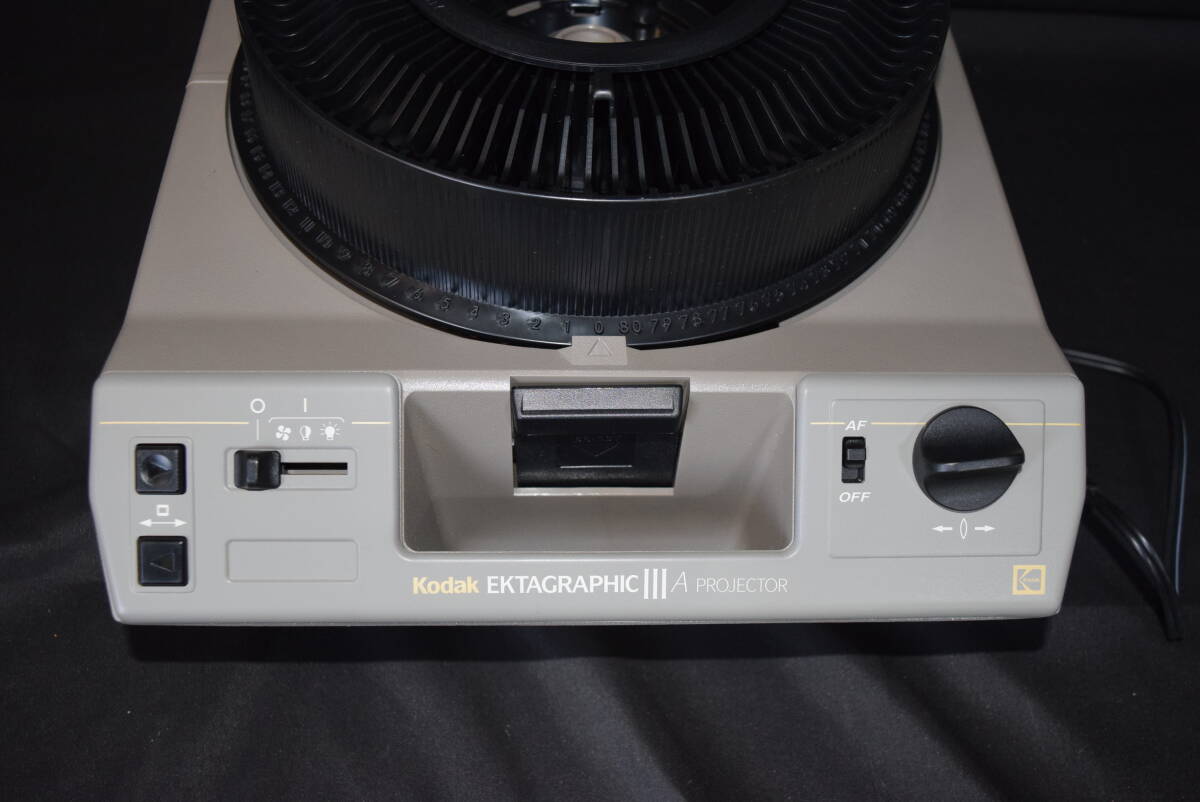 通電確認済 Kodak スライド プロジェクター Ektagraphic III A 通電確認済 Kodak スライド プロジェクター Ektagraphic III A