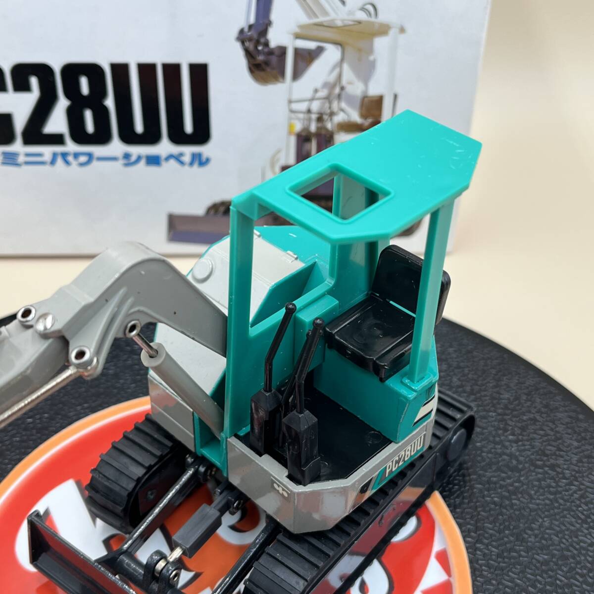 1/24 コマツ PC28UU ミニユンボ Komatsu Ultra Urban コマツミニ 1/24 コマツ PC28UU ミニユンボ Komatsu Ultra Urban コマツミニ