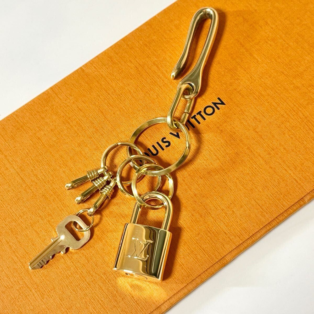 ルイヴィトン パドロック カデナ 南京錠 Louis Vuitton ルイヴィトン パドロック カデナ 南京錠 Louis Vuitton