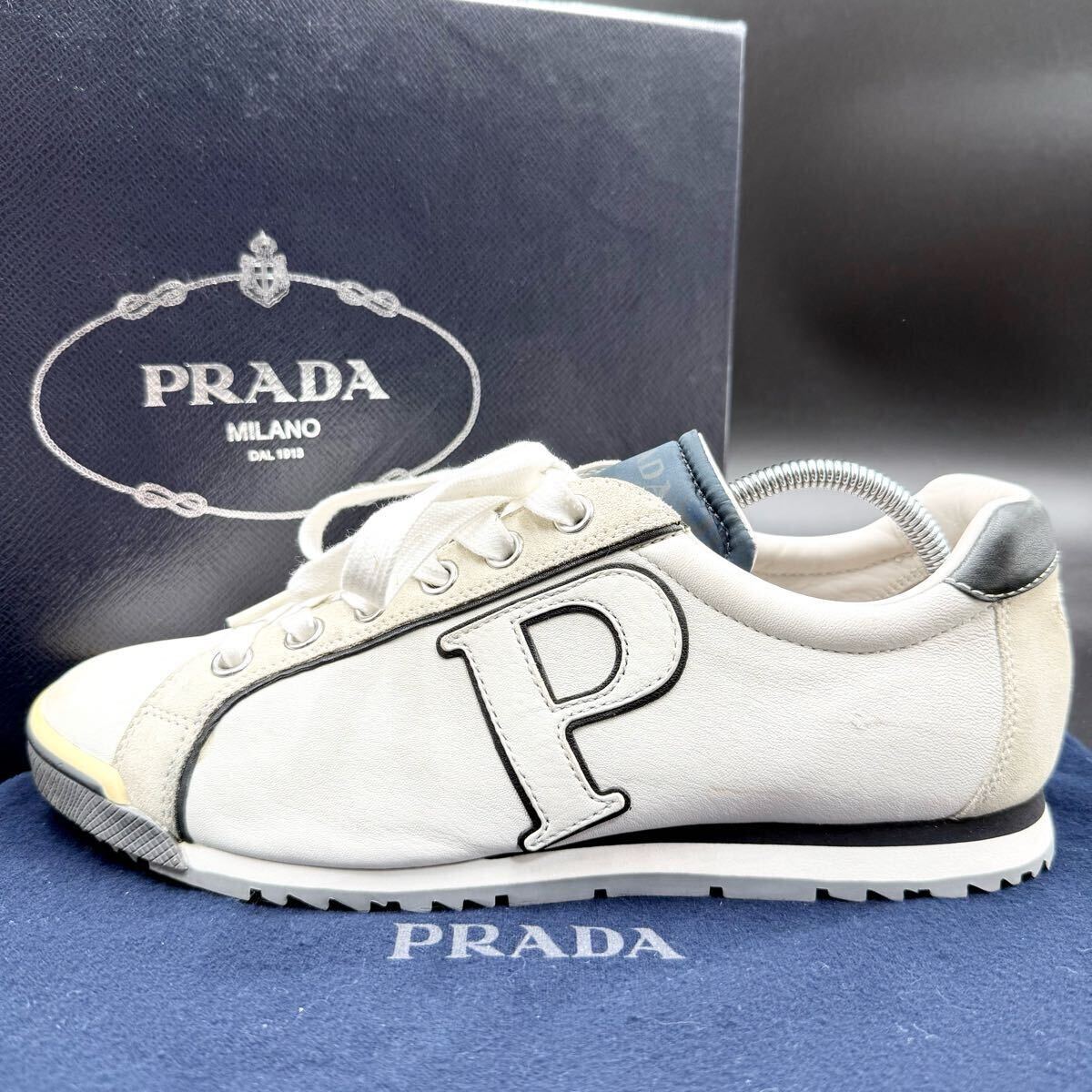 1円 【美品】 PRADA プラダ 【圧倒的高級感】 トライアングル 1円 【美品】 PRADA プラダ 【圧倒的高級感】 トライアングル