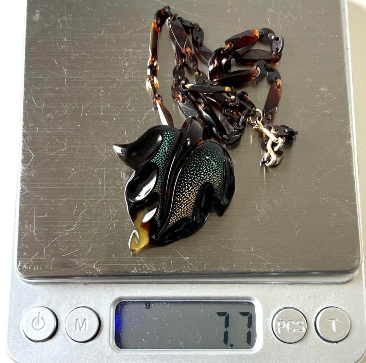 美品◇本鼈甲 黒甲 茨布甲 藤野孝一郎作 沈金 在 ネックレス 美品◇本鼈甲 黒甲 茨布甲 藤野孝一郎作 沈金 在 ネックレス