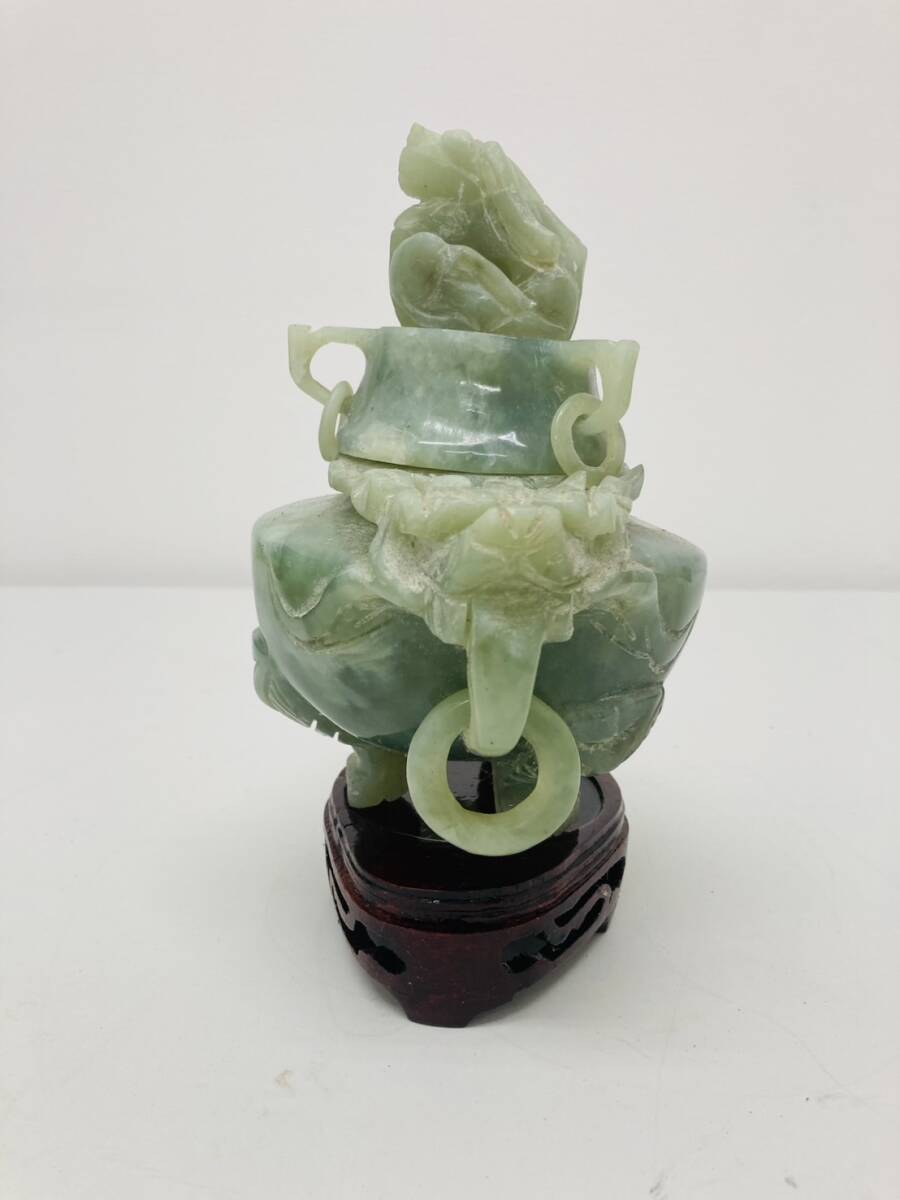 R3-025-4【中国美術 翡翠 三足 香炉 台座付き】美術品 天然石 R3-025-4【中国美術 翡翠 三足 香炉 台座付き】美術品 天然石