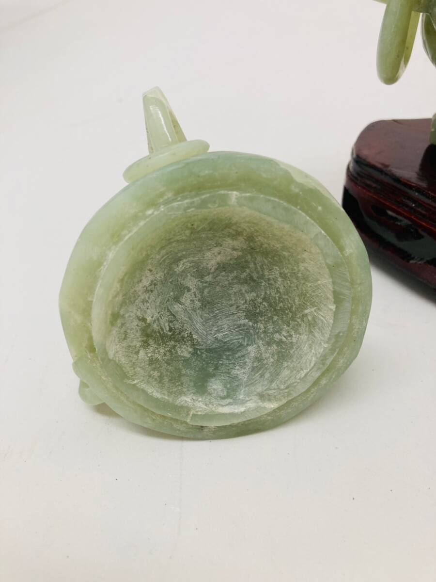 R3-025-4【中国美術 翡翠 三足 香炉 台座付き】美術品 天然石 R3-025-4【中国美術 翡翠 三足 香炉 台座付き】美術品 天然石