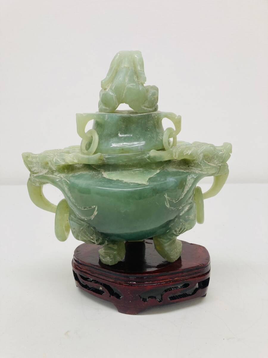 R3-025-4【中国美術 翡翠 三足 香炉 台座付き】美術品 天然石 R3-025-4【中国美術 翡翠 三足 香炉 台座付き】美術品 天然石