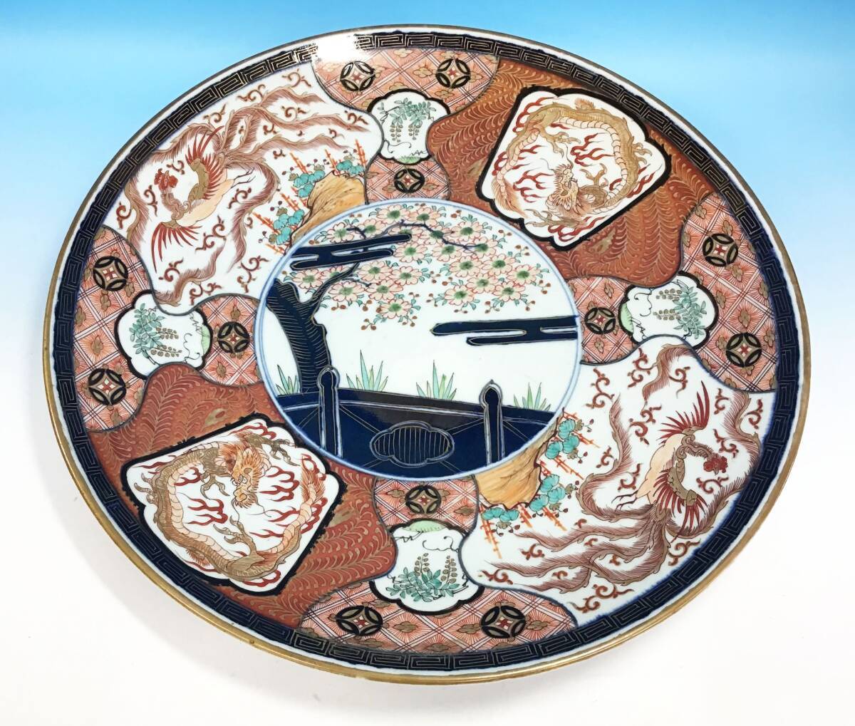 古伊万里 錦桜龍鳳凰描分図 大皿 富貴長春 色絵 金彩 直径約41 古伊万里 錦桜龍鳳凰描分図 大皿 富貴長春 色絵 金彩 直径約41