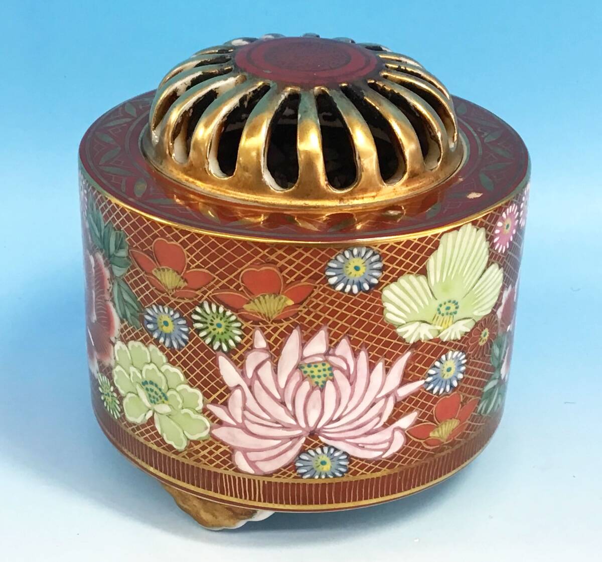 九谷焼 香炉 幸仙 灰入り 金彩 花 茶道具 陶器 陶芸 香道具 伝統 九谷焼 香炉 幸仙 灰入り 金彩 花 茶道具 陶器 陶芸 香道具 伝統