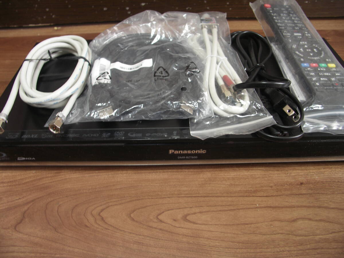 Panasonic DIGA DMR-BZT600 HDD 2TB 3番組同時録画 すべて揃っ Panasonic DIGA DMR-BZT600 HDD 2TB 3番組同時録画 すべて揃っ