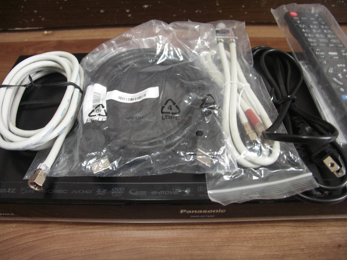 Panasonic DIGA DMR-BZT600 HDD 2TB 3番組同時録画 すべて揃っ Panasonic DIGA DMR-BZT600 HDD 2TB 3番組同時録画 すべて揃っ