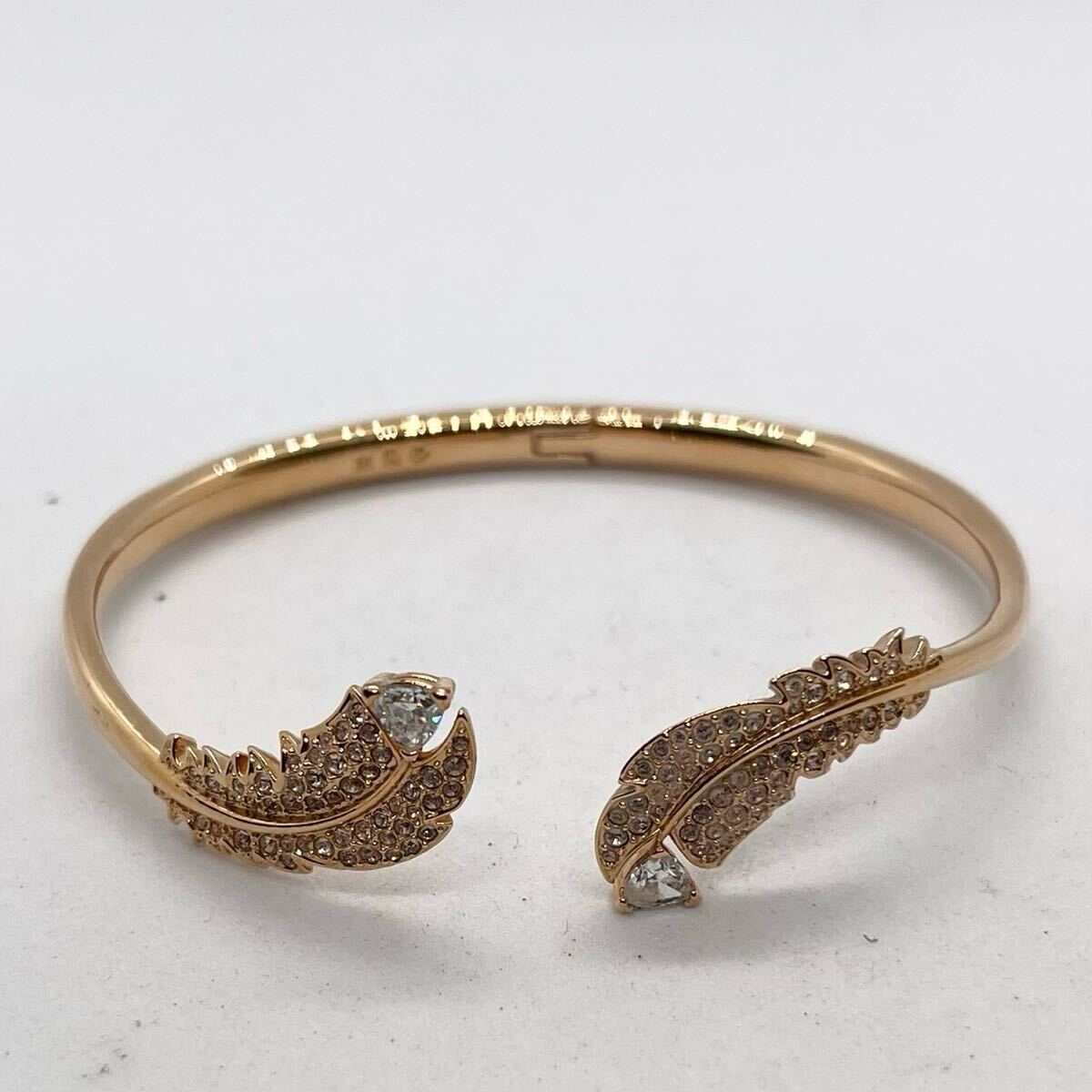a406)SWAROVSKI スワロフスキー NICE 羽根モチーフ バングル a406)SWAROVSKI スワロフスキー NICE 羽根モチーフ バングル