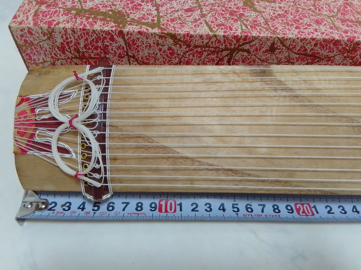 ミニ琴 全長約42 5cm お琴の手びき付き 和楽器 十三弦 箏 短琴 ミニ琴 全長約42 5cm お琴の手びき付き 和楽器 十三弦 箏 短琴