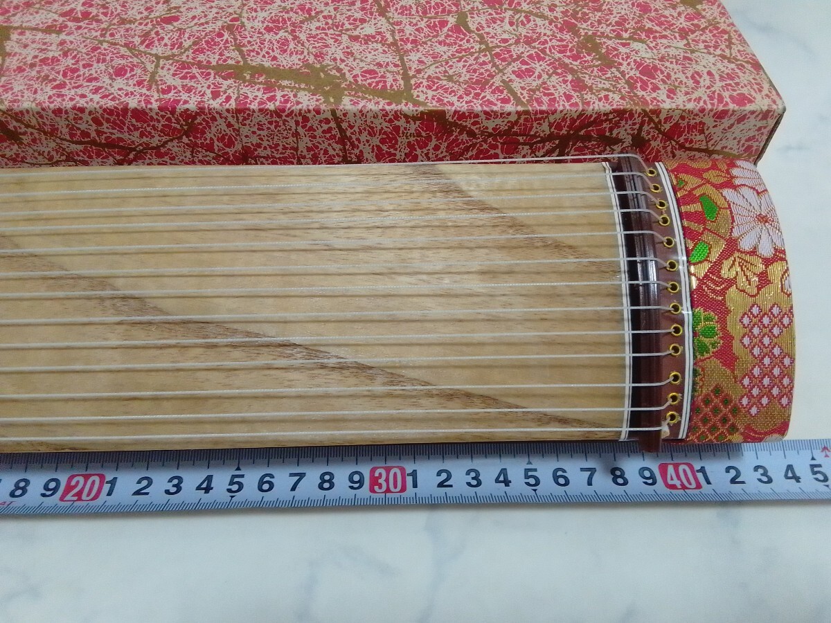 ミニ琴 全長約42 5cm お琴の手びき付き 和楽器 十三弦 箏 短琴 ミニ琴 全長約42 5cm お琴の手びき付き 和楽器 十三弦 箏 短琴