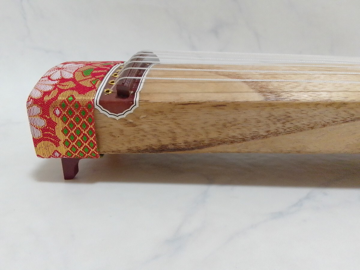 ミニ琴 全長約42.5cm お琴の手びき付き 和楽器 十三弦 箏 短琴 ミニ琴 全長約42.5cm お琴の手びき付き 和楽器 十三弦 箏 短琴
