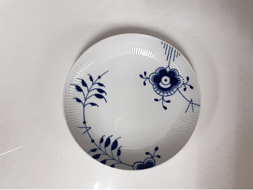 開封未使用品【ブルーフルーテッド メガ ディーププレート 25cm】国内購入品 食器 皿 陶器 陶磁器 白磁 ROYAL COPENHAGEN_画像2