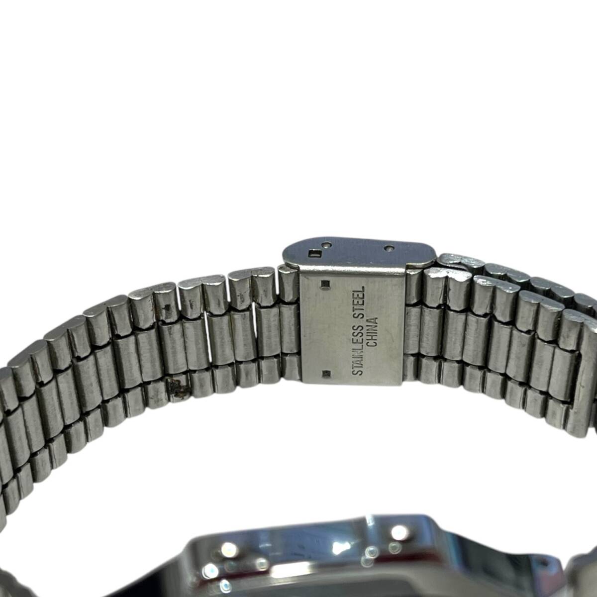 ■中古品■CASIO チープカシオ デジタル シルバー系 腕時計 本體のみ ZE3982Z