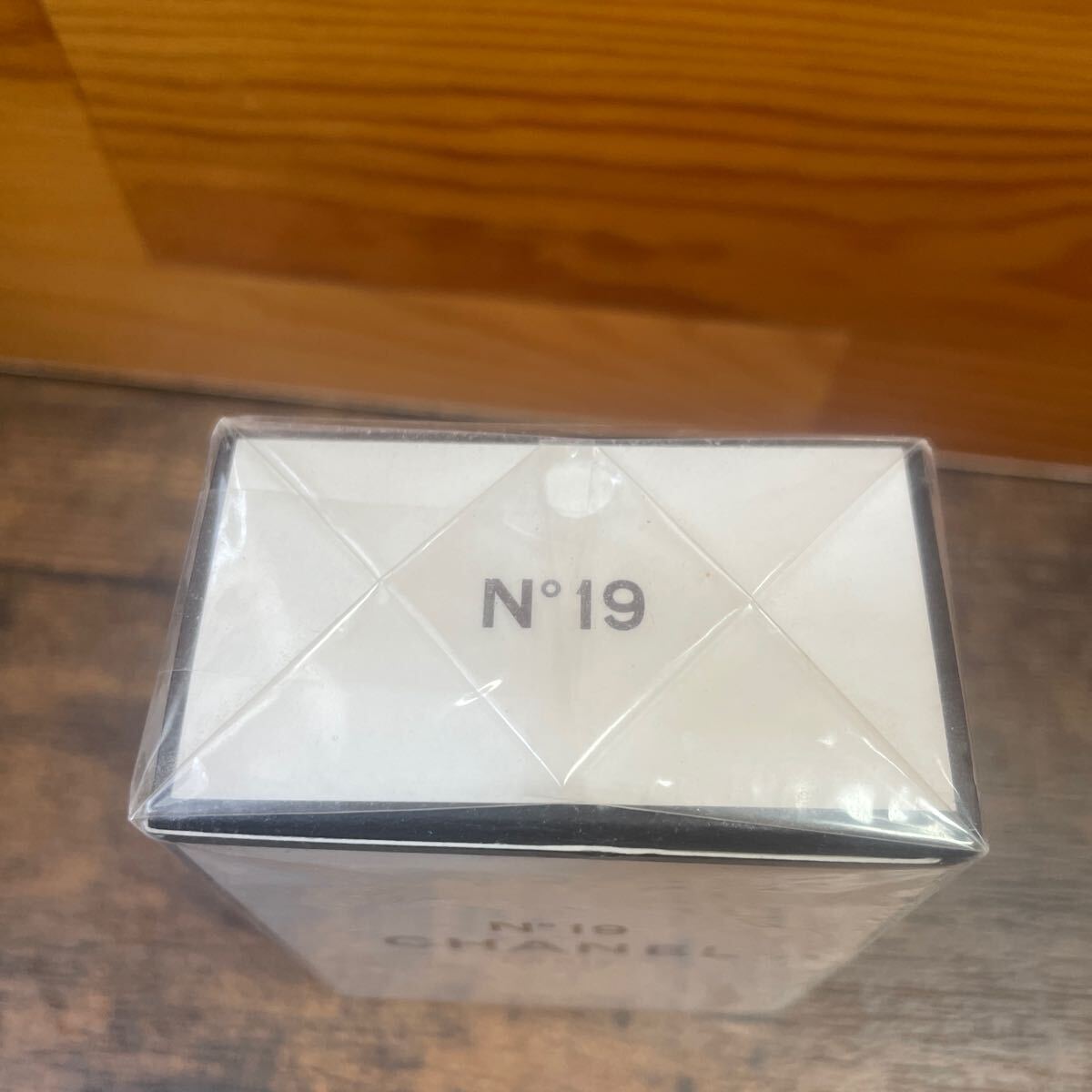  Chanel N°19 Pal famCHANEL 14 нераспечатанный 