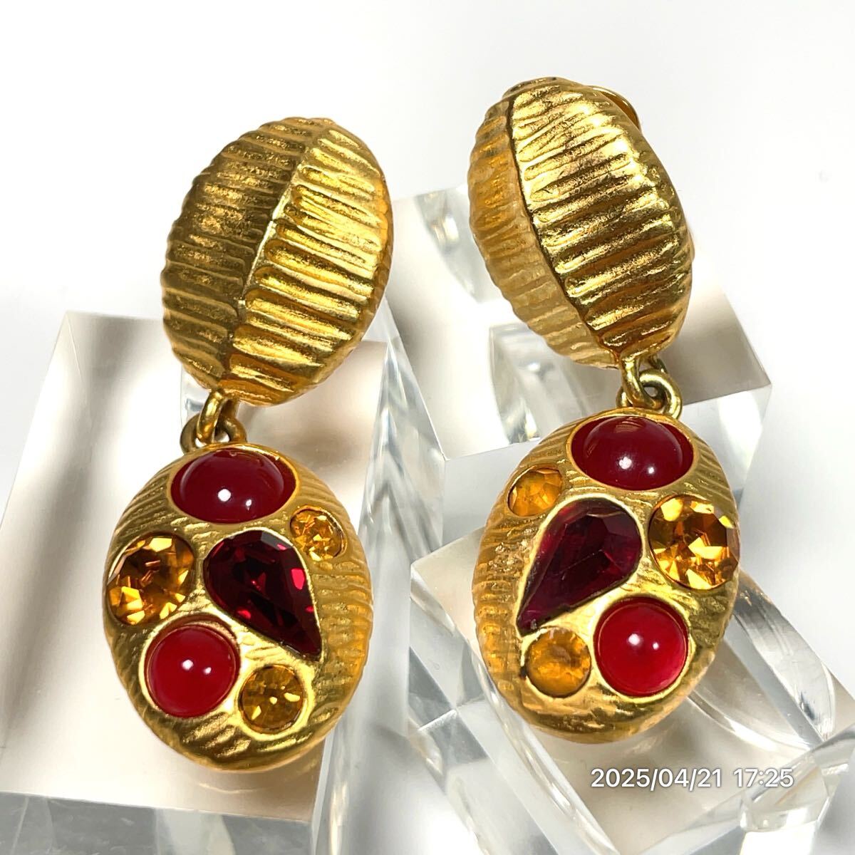 GIVENCHY ジバンシー ジバンシィ オーバルモチーフ ゴールドカラーボディ イヤリング アクセサリー 裝飾品