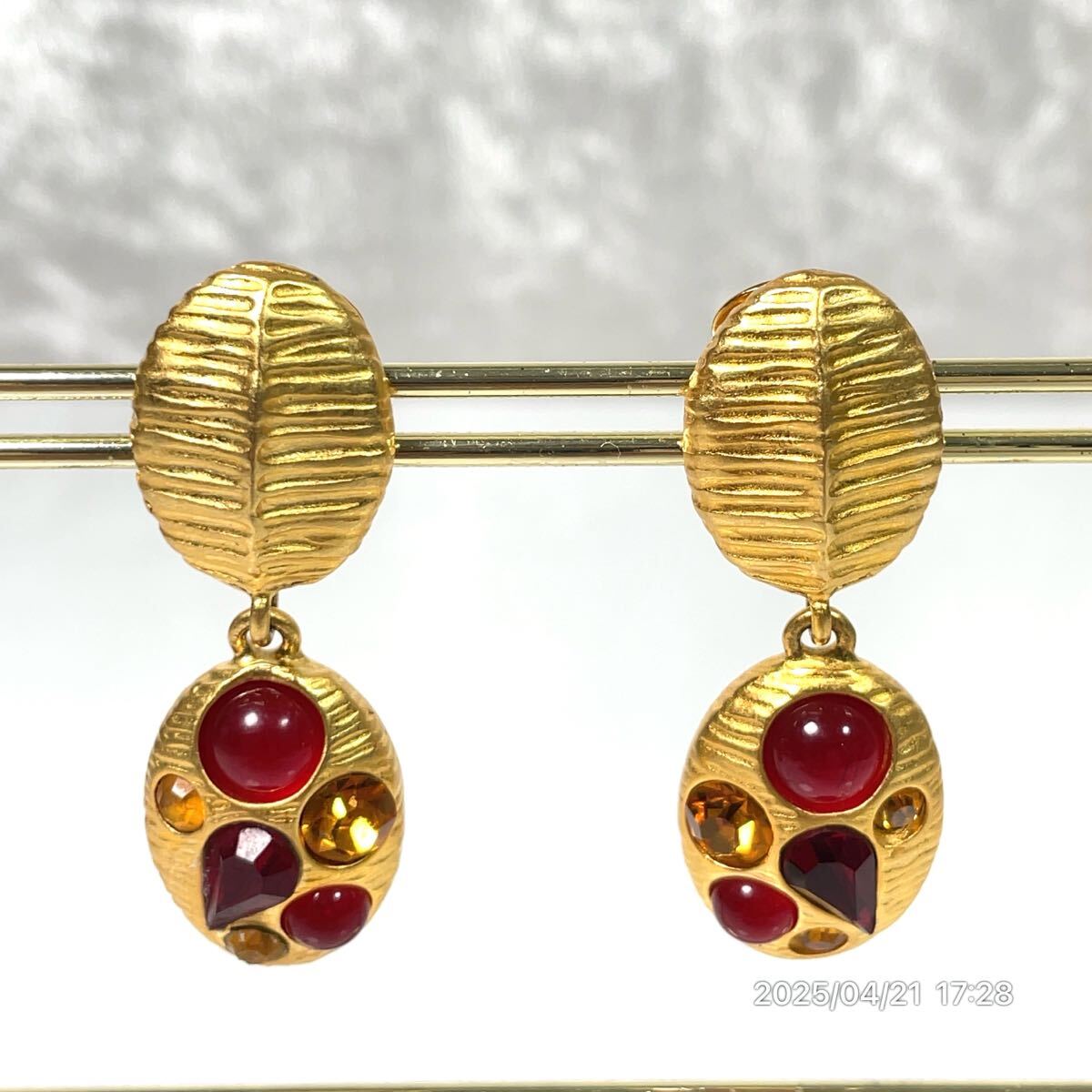 GIVENCHY ジバンシー ジバンシィ オーバルモチーフ ゴールドカラーボディ イヤリング アクセサリー 裝飾品