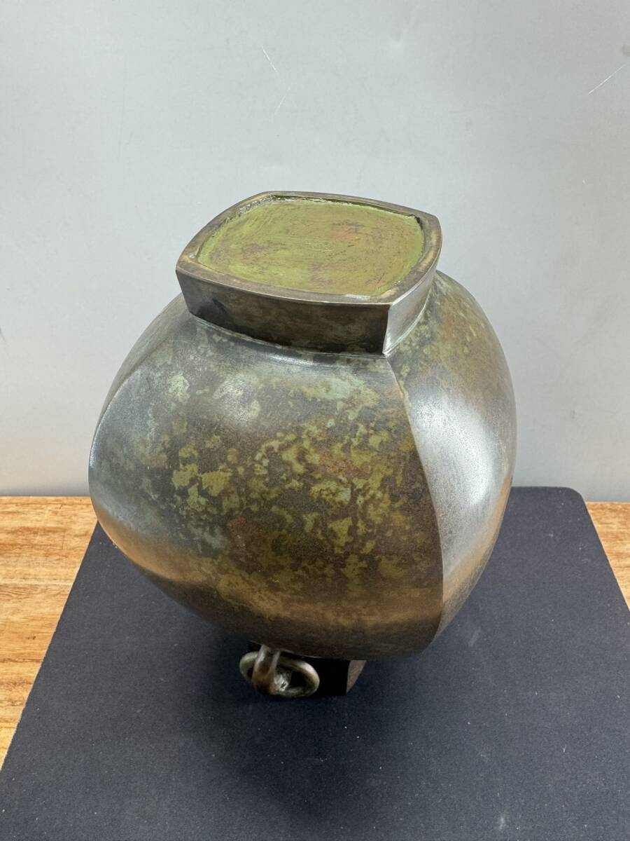 鳳】双耳青銅花瓶 秀山 在銘 獣耳 銅製 花器 一輪挿し 花入 香 鳳】双耳青銅花瓶 秀山 在銘 獣耳 銅製 花器 一輪挿し 花入 香