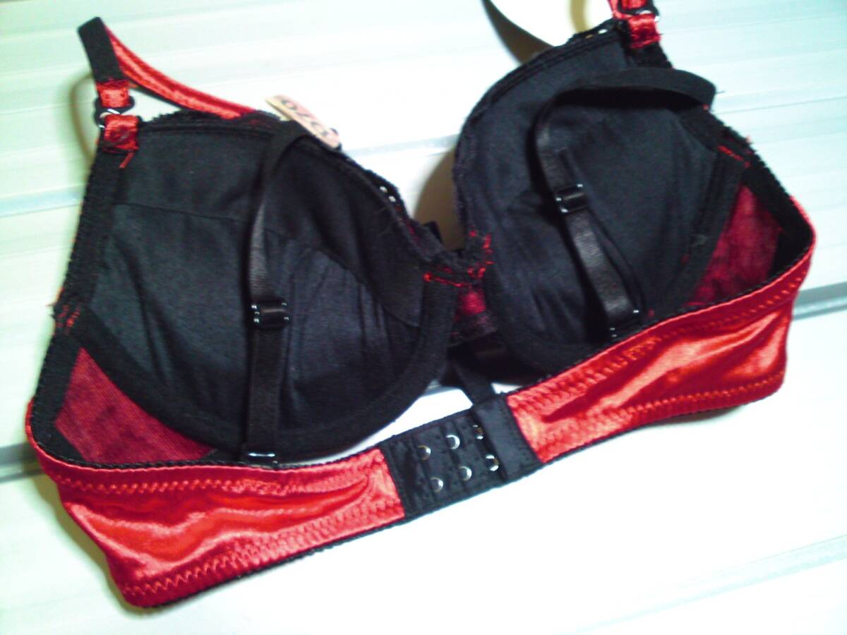 新品 赤 サテン ワイヤーブラジャー