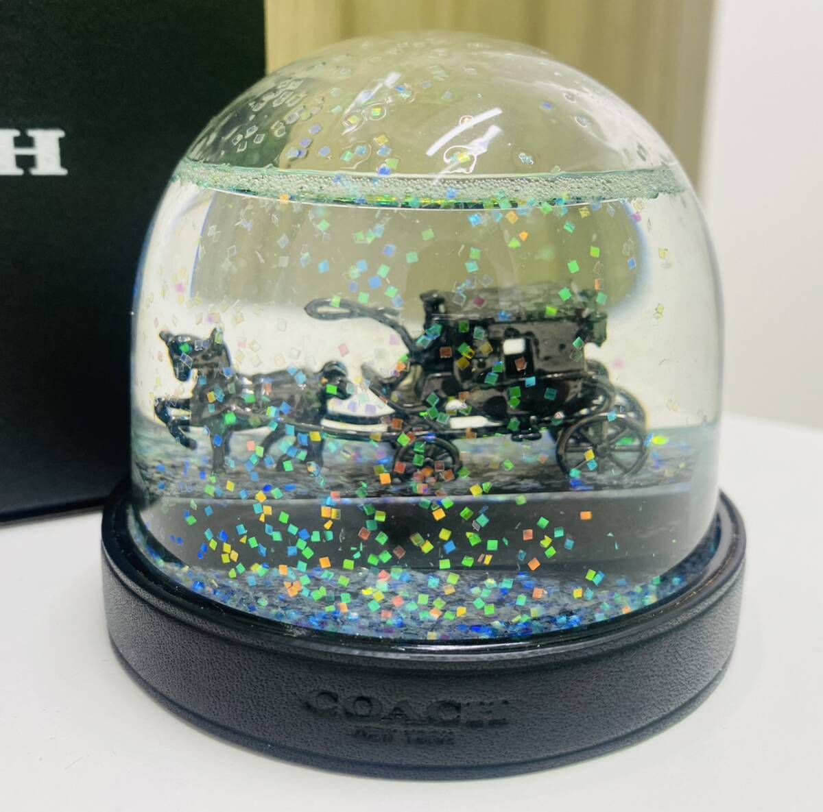 Y♪ COACH コーチ スノードーム 置物 馬車 ブランド小物 Y♪ COACH コーチ スノードーム 置物 馬車 ブランド小物