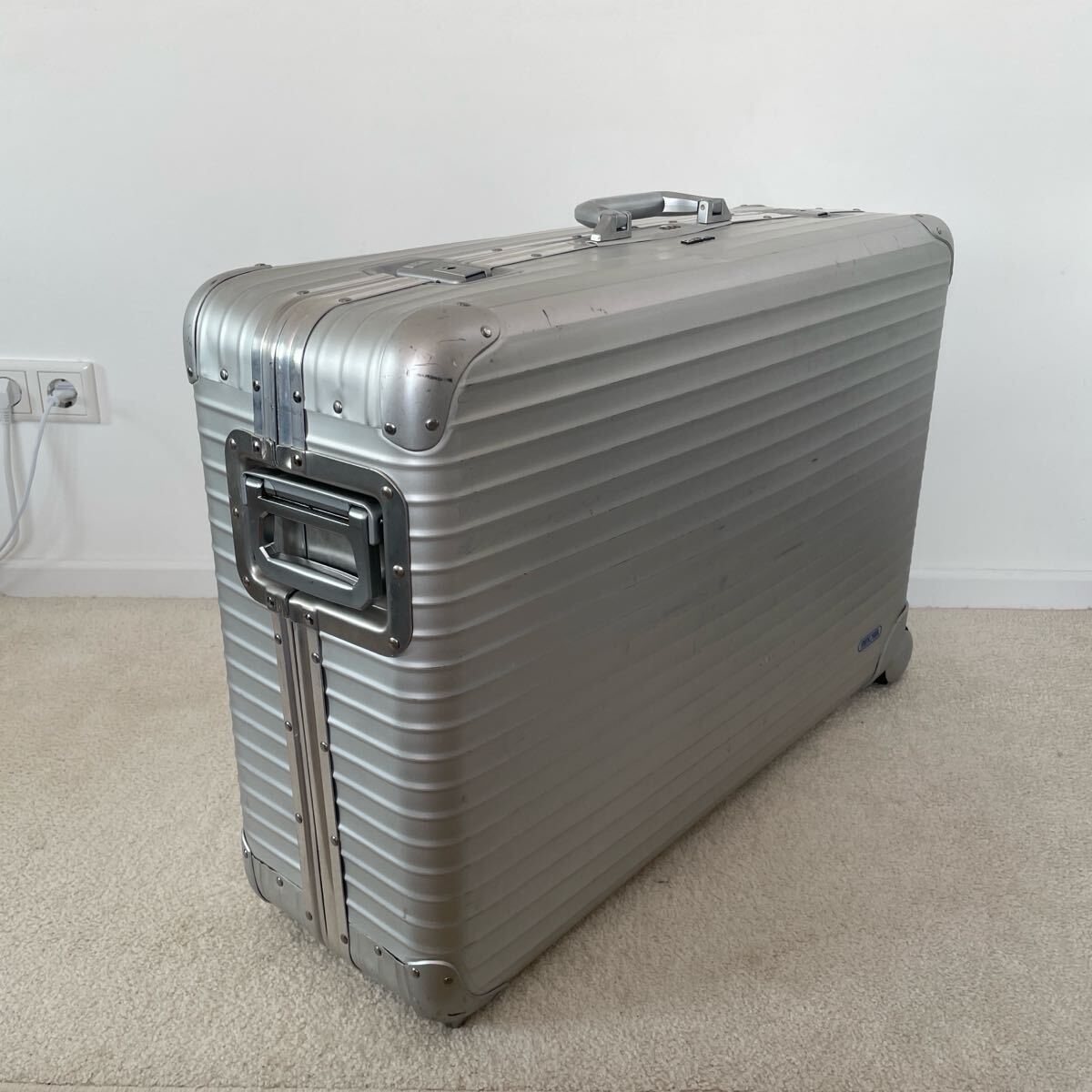 RIMOWA TOPAS 『JUMBO』 Vintage アルミ プルタブ2輪 104L Made RIMOWA TOPAS 『JUMBO』 Vintage アルミ プルタブ2輪 104L Made