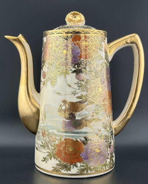 明治期 1890年頃 薩摩焼 「源山」銘 豪華 金彩 菊花と鴨図 明治期 1890年頃 薩摩焼 「源山」銘 豪華 金彩 菊花と鴨図