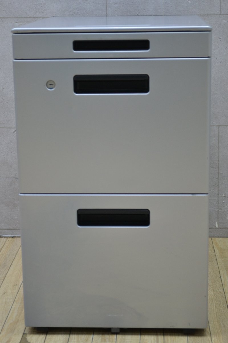 W1234##KOKUYOkokyo# тумбочка с ящиками * тумбочка с ящиками * боковой тумбочка на колесах #SD-GT46T3S81#JOIFA606# свободный с роликами # ключ нет #H645×W395×D600