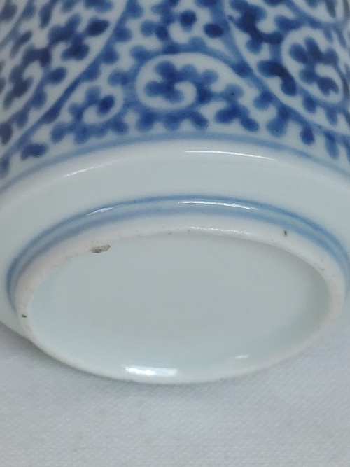 江戸期 古伊万里 染付け 古様式 蛸唐草 蕎麦猪口 覗き猪口 酒盃 江戸期 古伊万里 染付け 古様式 蛸唐草 蕎麦猪口 覗き猪口 酒盃