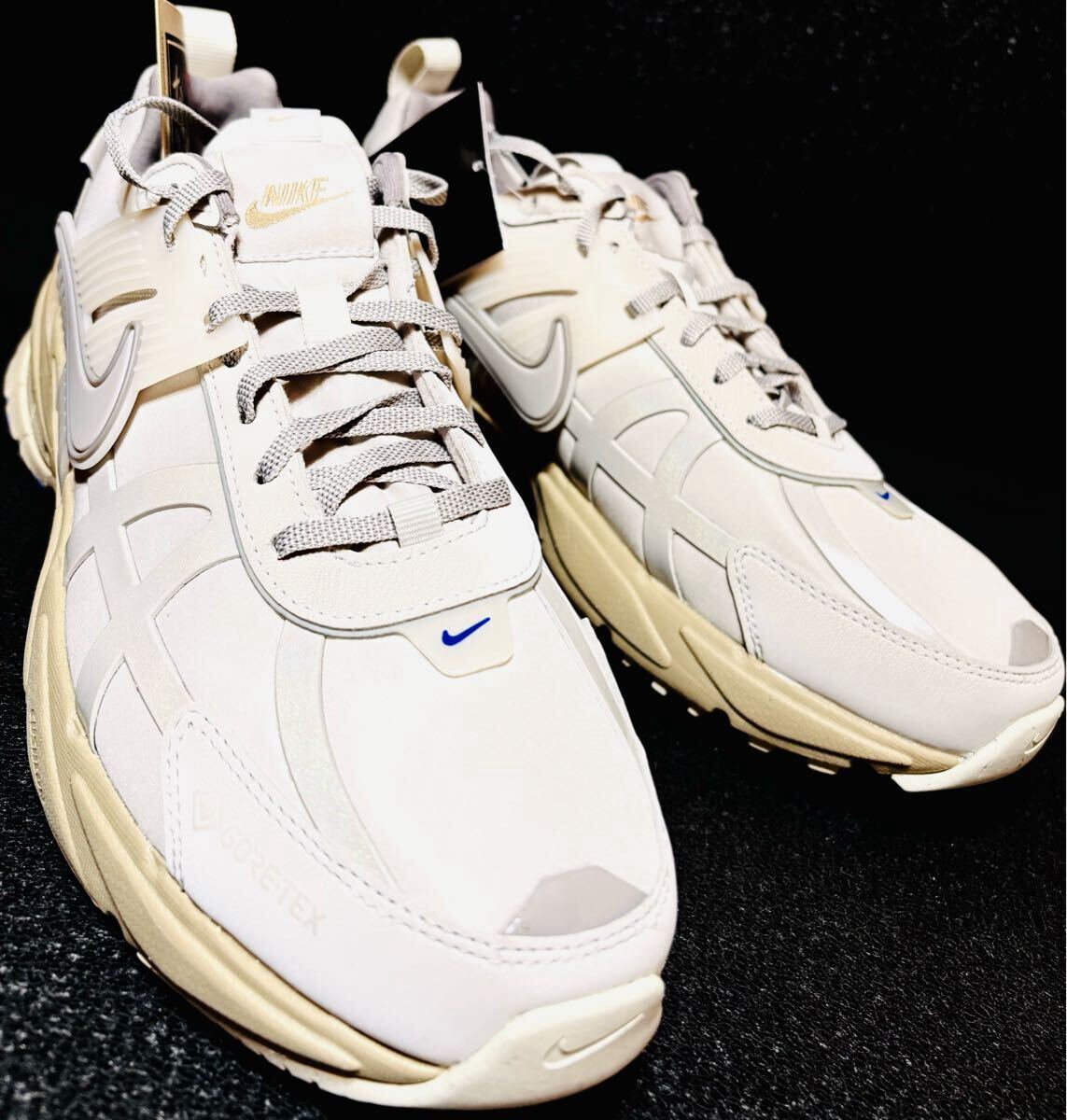 ☆送料込■新品26.5cm■ナイキ V2K ラン GORE-TEX ゴアテックス ライトアイアンオール/ライトボーン/カーキ【定価.19800円】