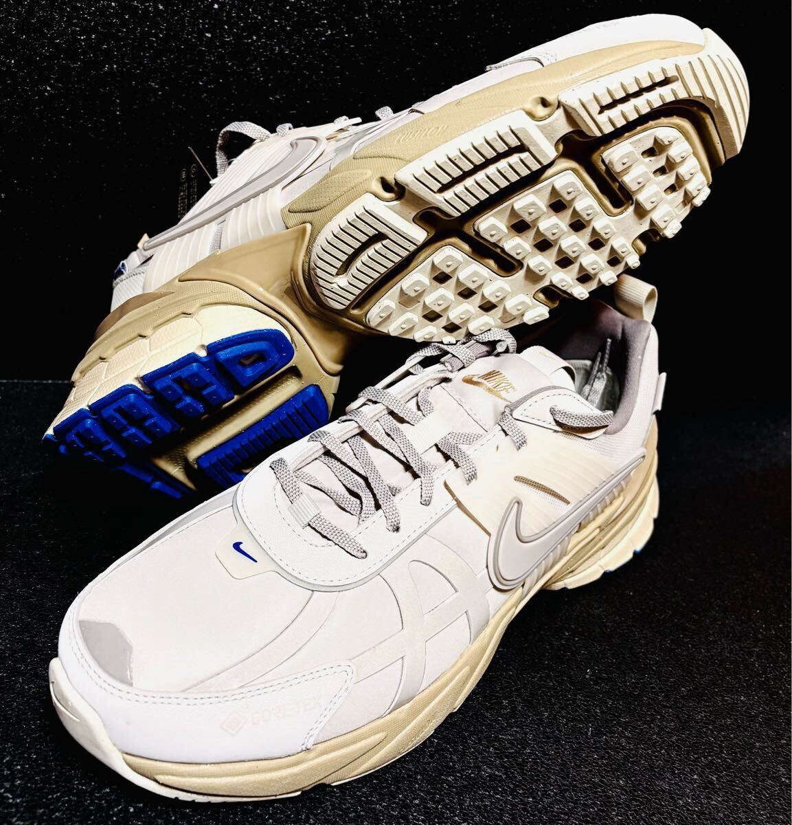 ☆送料込■新品26.5cm■ナイキ V2K ラン GORE-TEX ゴアテックス ライトアイアンオール/ライトボーン/カーキ【定価.19800円】
