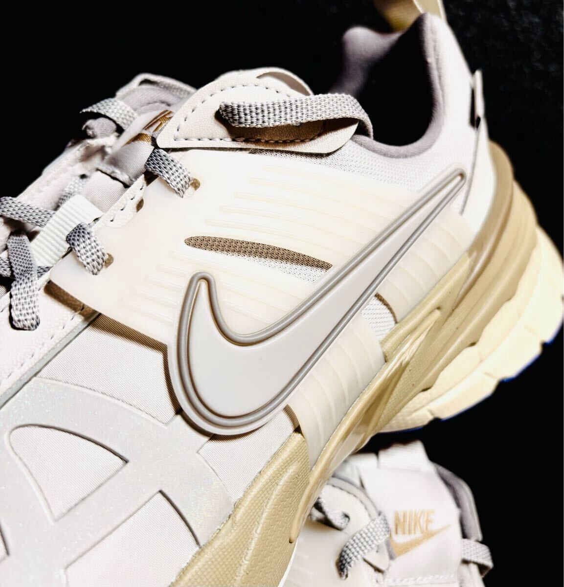 ☆送料込■新品26.5cm■ナイキ V2K ラン GORE-TEX ゴアテックス ライトアイアンオール/ライトボーン/カーキ【定価.19800円】