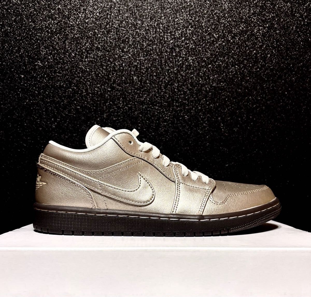 ☆送料込■新品27.0cm■ナイキ エア ジョーダン１LOW SE メタリックジンク/ベルベットブラウン AIR JORDAN 1 WMNS【定価.20350円】_画像6