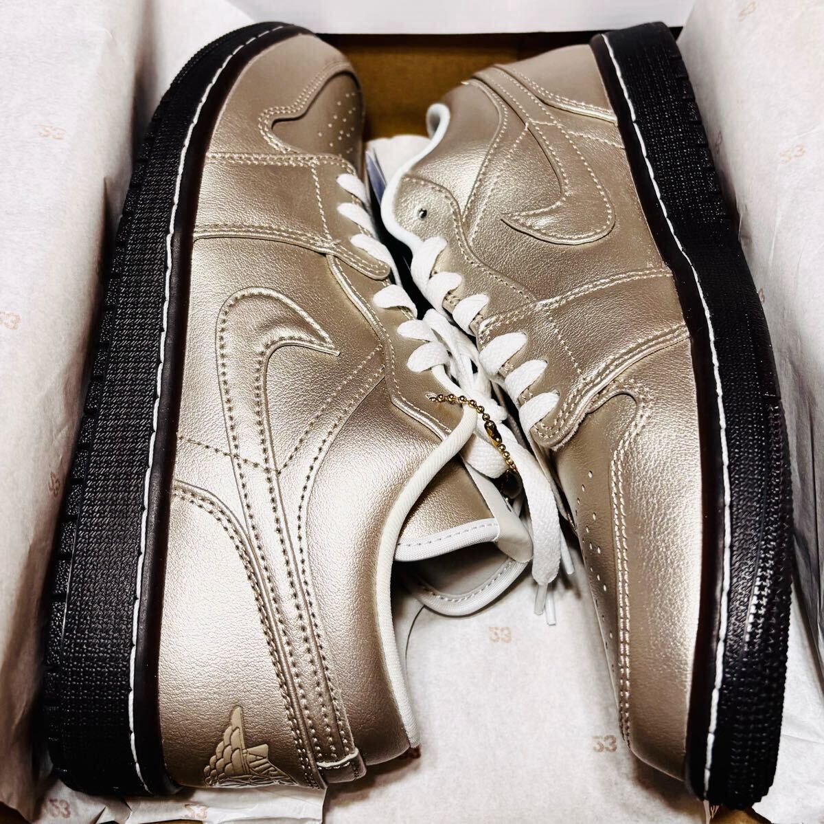 ☆送料込■新品27.0cm■ナイキ エア ジョーダン１LOW SE メタリックジンク/ベルベットブラウン AIR JORDAN 1 WMNS【定価.20350円】_画像5
