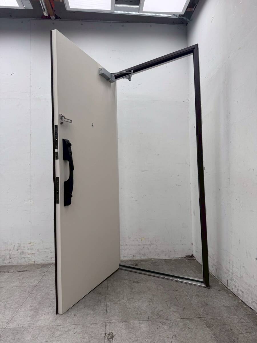 T6915☆展示品☆日本フネン☆玄関ドア☆防火戸☆マンション T6915☆展示品☆日本フネン☆玄関ドア☆防火戸☆マンション
