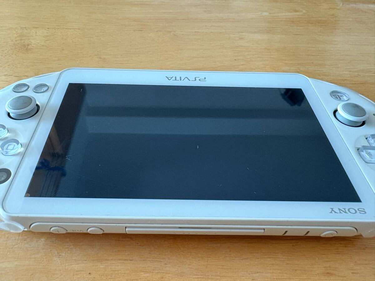 SONY PSVITA PCH-2000 PlayStation 初期化済み メモリ8GB SONY PSVITA PCH-2000 PlayStation 初期化済み メモリ8GB