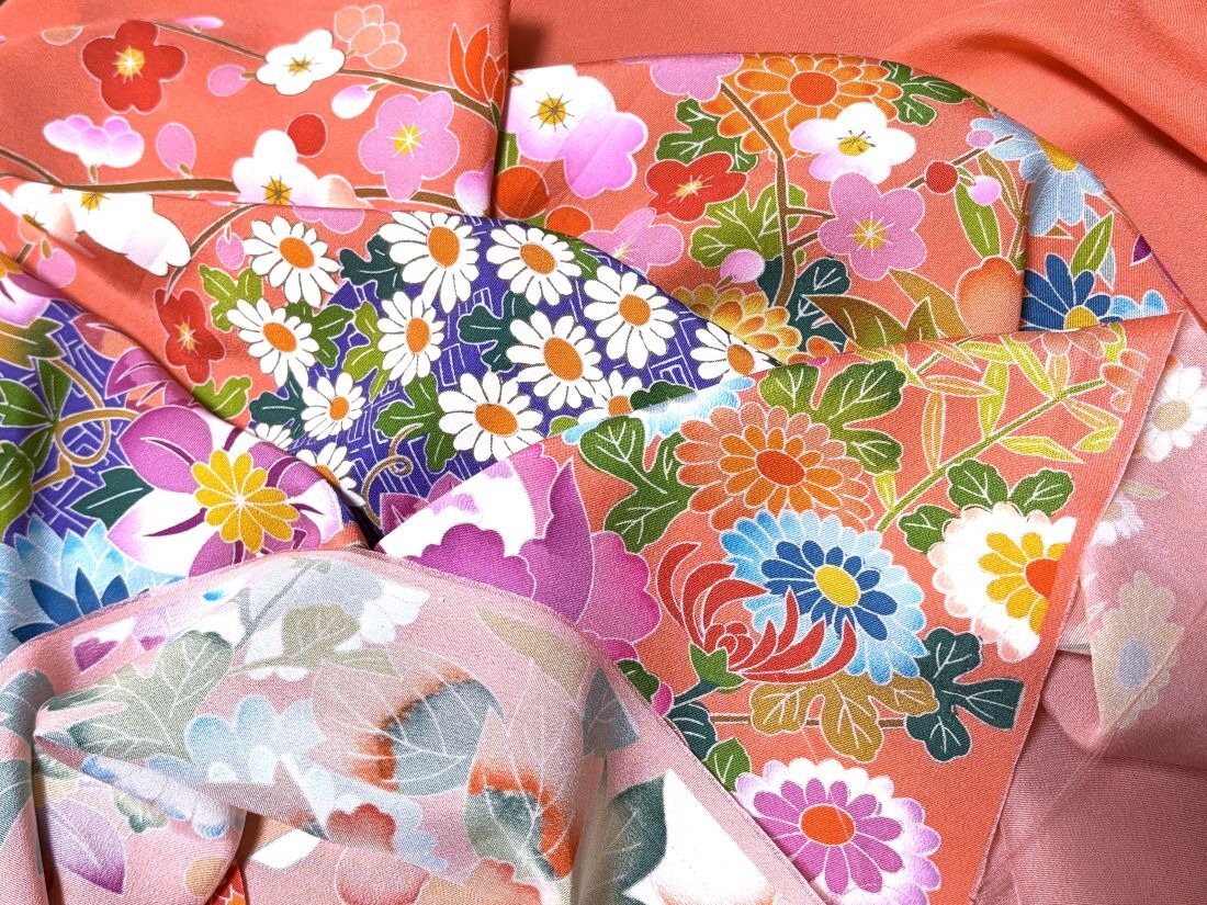 古布*縮緬*和素材】錦紗*可愛い花籠絵羽模様 子供着物半身頃 古布*縮緬*和素材】錦紗*可愛い花籠絵羽模様 子供着物半身頃