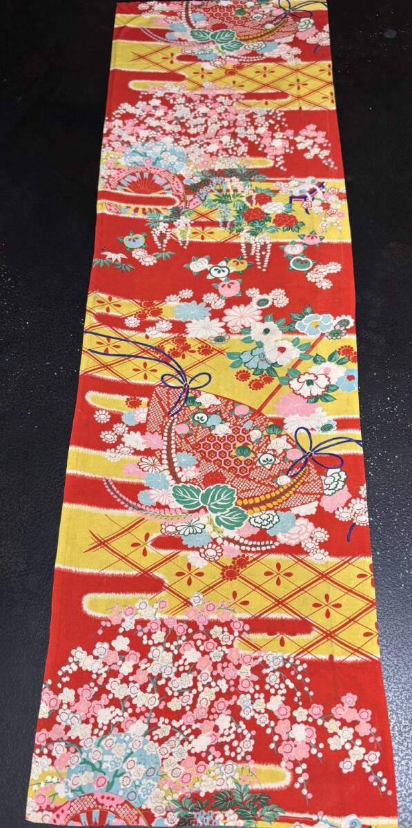 古布*縮緬*和素材】正絹 錦紗*ヱ霞に花車花笠 小柄 2枚組 古布*縮緬*和素材】正絹 錦紗*ヱ霞に花車花笠 小柄 2枚組
