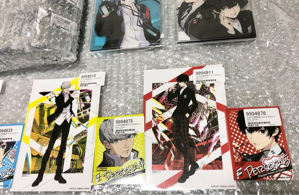 ペルソナ 3/4/5 × FiFS 缶バッジ White Ver. テープ付き新品未 ペルソナ 3/4/5 × FiFS 缶バッジ White Ver. テープ付き新品未