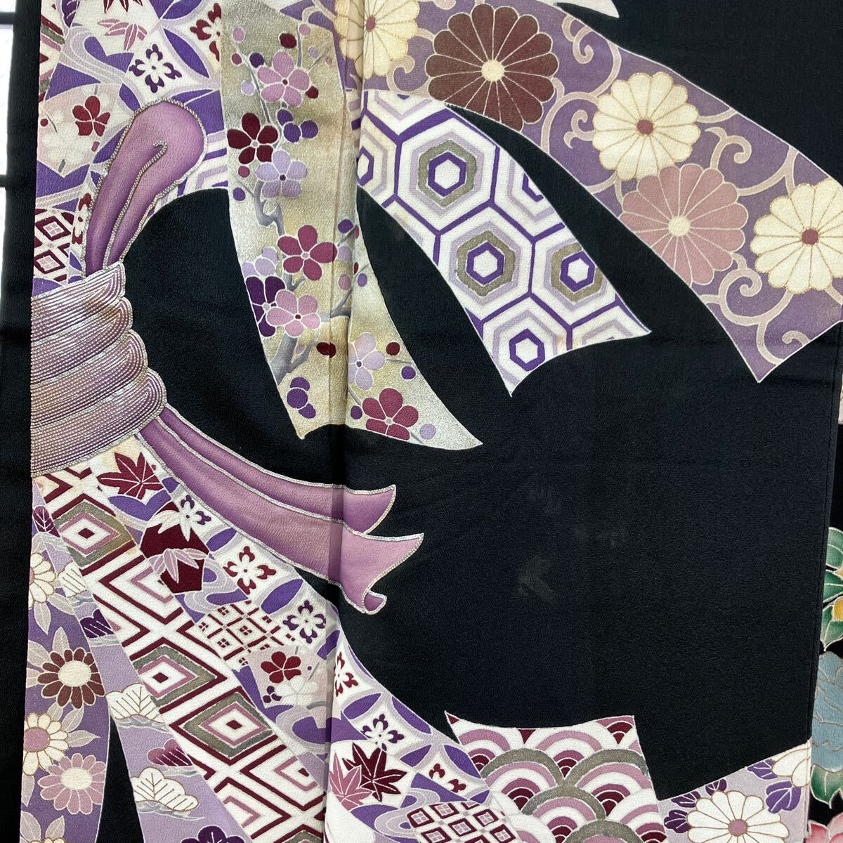 3991美品　手描き友禅　作家落款あり　華やか上品　高黒留袖 c1003-5-1.jpg