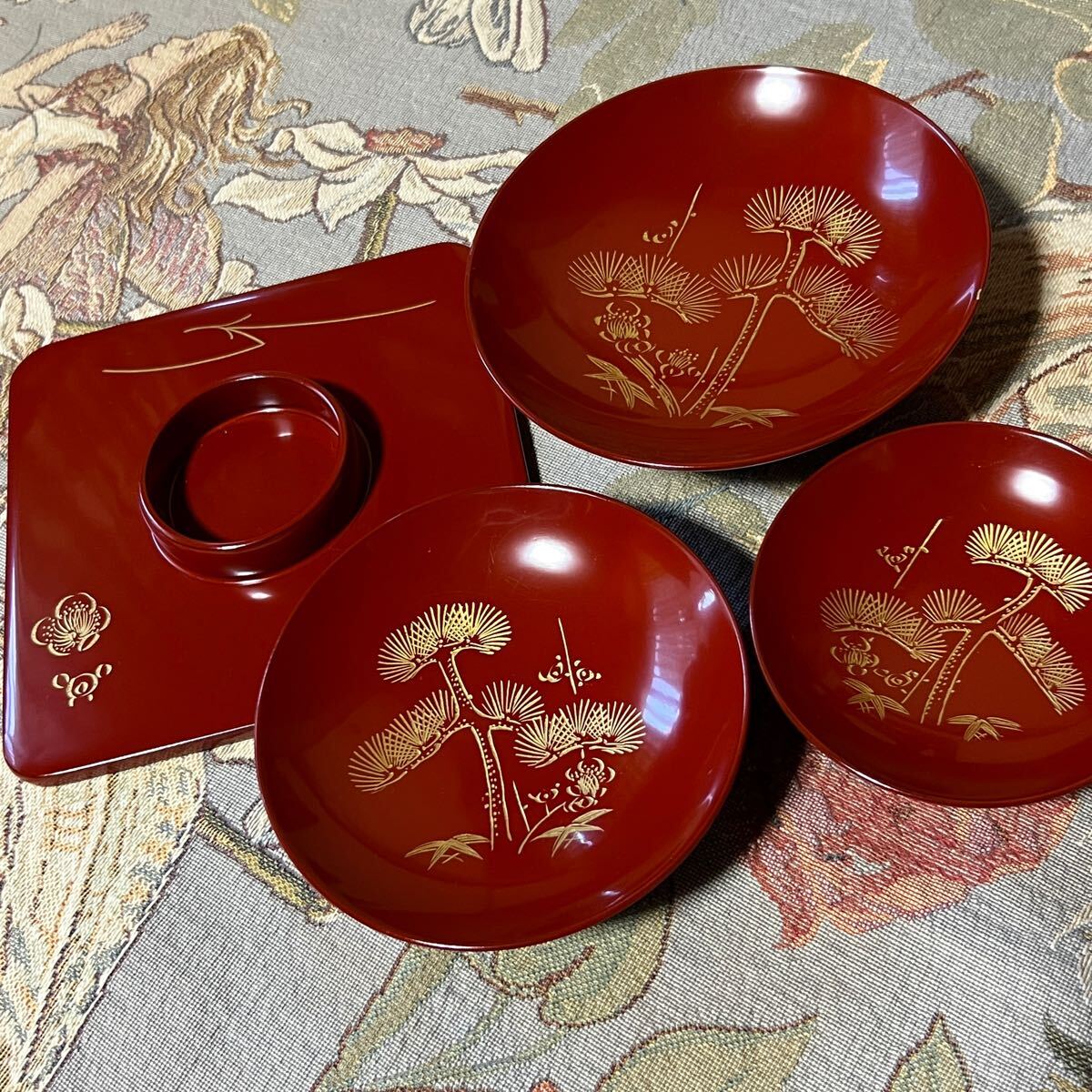 加藤漆器店】輪島塗 屠蘇器とかけふくさセット 漆器 正月 盃 加藤漆器店】輪島塗 屠蘇器とかけふくさセット 漆器 正月 盃