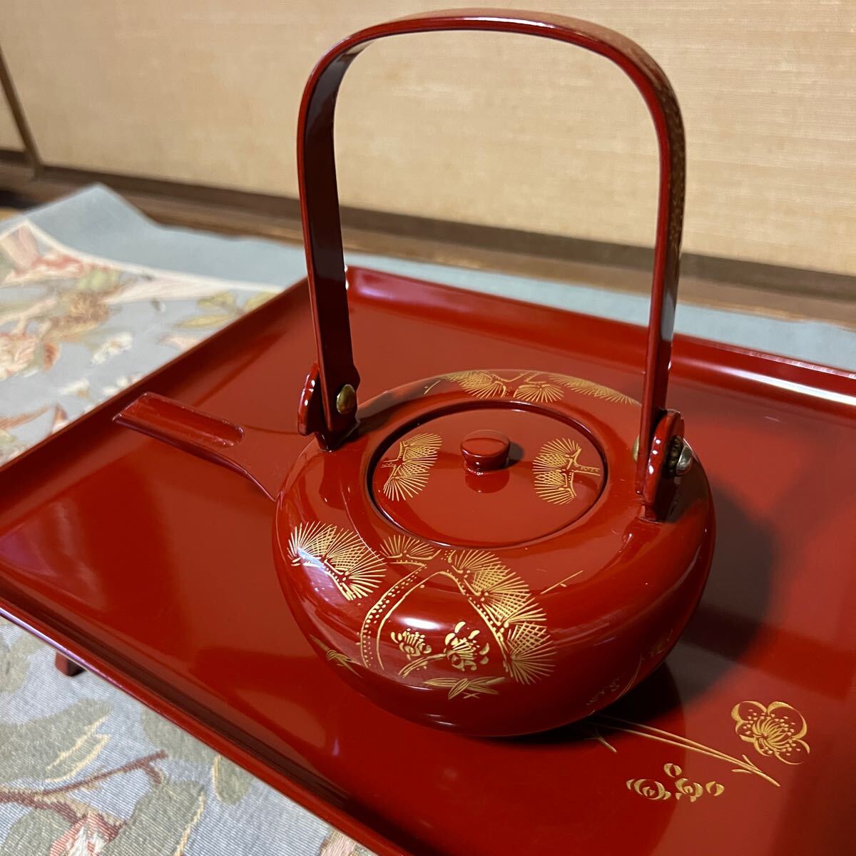 加藤漆器店】輪島塗 屠蘇器とかけふくさセット 漆器 正月 盃 加藤漆器店】輪島塗 屠蘇器とかけふくさセット 漆器 正月 盃