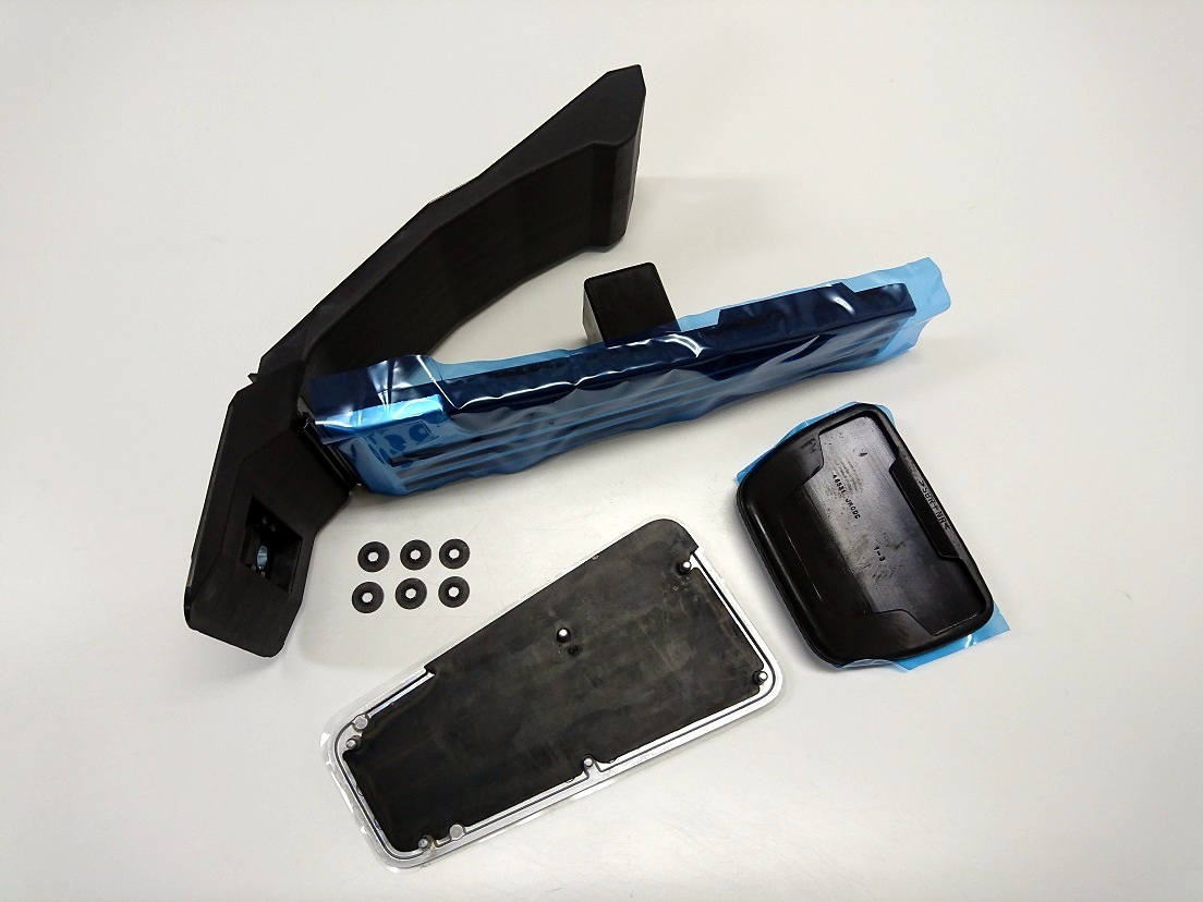 日産純正 Y51 フーガ用 アルミ フットレストセット 新品 FUGA 日産フーガ Ｙ５１タイプＳ純正フットレスト取付け（日産 セレナ