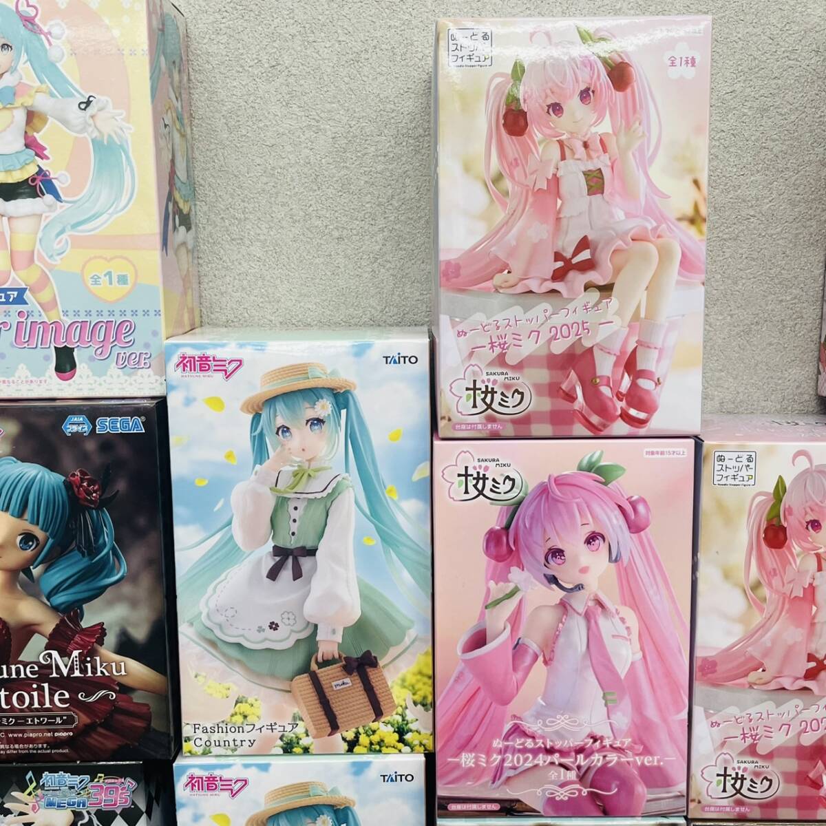 未開封】 初音ミク プライズ フィギュア まとめ 32体 セット A 未開封】 初音ミク プライズ フィギュア まとめ 32体 セット A
