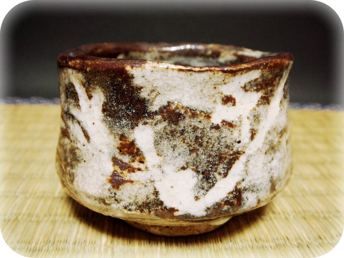 雅】鼠志野 ぐい呑(十)e411⑨ /古玩骨董品古美術茶道具抹茶 雅】鼠志野 ぐい呑(十)e411⑨ /古玩骨董品古美術茶道具抹茶