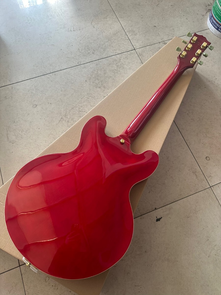 ノーブランド◎Gibson 風◎エレキギター セミアコ ES335 RED ノーブランド◎Gibson 風◎エレキギター セミアコ ES335 RED