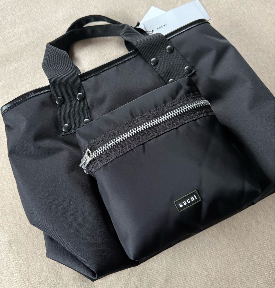 25SS新品 sacai ポケット トートバッグ M ブランドロゴ 25SS新品 sacai ポケット トートバッグ M ブランドロゴ