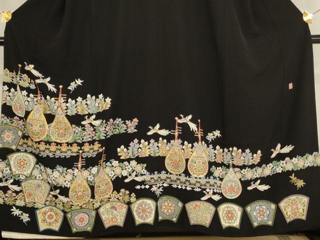 平和屋着物□豪華黒留袖 作家物 駒刺繍 楽器鳳凰花文 琵琶 金彩 平和屋着物□豪華黒留袖 作家物 駒刺繍 楽器鳳凰花文 琵琶 金彩